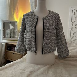 Chic Business Crop Blazer Jacket – Thic & Study – Size XS  Elevate your wardrobe with this Tick & Study cropped blazer jacket—a perfect blend of polis