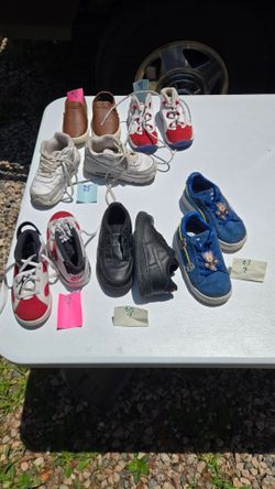 Kids shoes size 7-9c