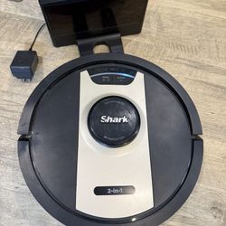 Shark IQ Robot Vacuum 