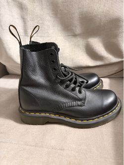 Doc Martens Boots - US 5