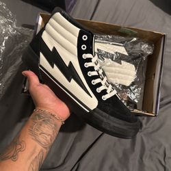 Revenge Storm Size 12m White Black 