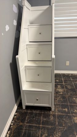 Bunk bed store drawer