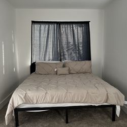 King Head Board / Mattress/ Platform