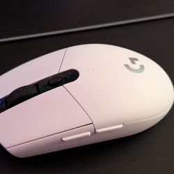 Logitech G305 Lightspeed Wireless Gaming Mouse – White (Like New)
