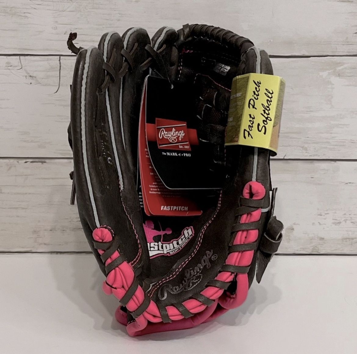 NWT Rawlings Fast Pitch Softball 11 in. YOUTH **PRICE FIRM**