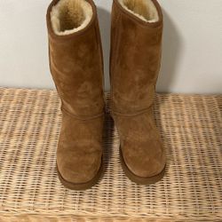 UGG Boots SIZE 7 Women's 