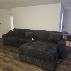 Oversized Sectional /king Size Bedroom Set