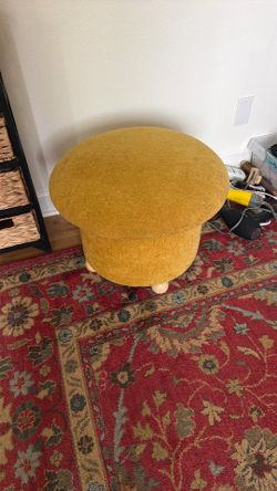 Storage ottoman