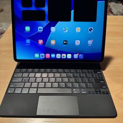 12.9” M2 iPad Pro (6th Gen)