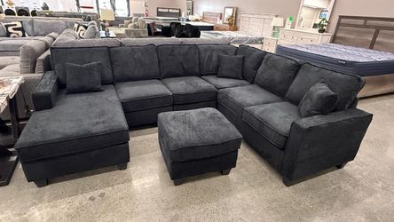 SECTIONAL WITH OTTOMAN
