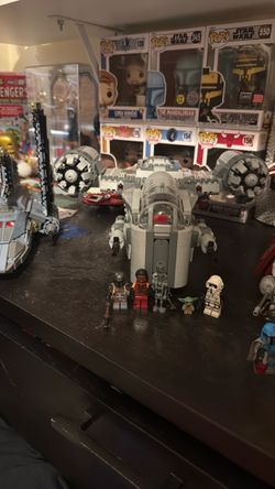 LEGO Star Wars Razor Crest lego with Minifigures