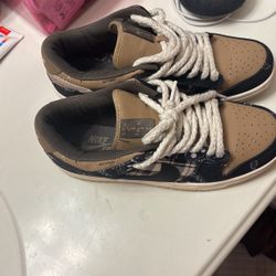 Travis Scott Dunks 