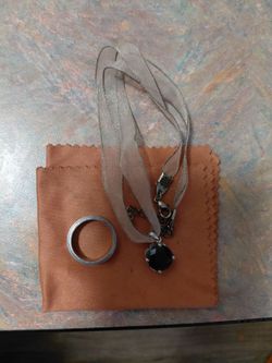 Fidget ring + necklace
