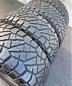 LT35*12/50r18 Nitto Rig Grapper Set de Tires con 70% de vida la 4