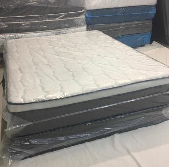 Mattress King size Firm Orthopedic + box spring Gift Totally new 🛏🌟🏠