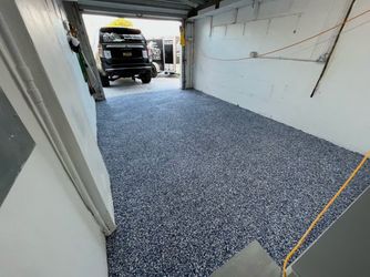 Garage epoxy flakes