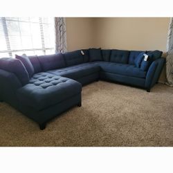 3 PC Sectional W/ Right Side Chaise