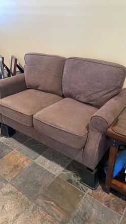Cute brown loveseat