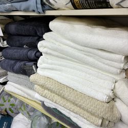 TOWELS DIFFERENT COLORS 