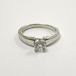 14K White Gold Diamond Ring