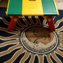Leggo Table 