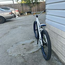Se bikes NEED GONE ASAP TRADE FOR A 26 Bomma or Any bikes js send me offers 