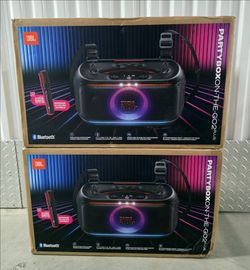 🔥JBL PartyBox On-The-Go 2
🔥$290 C/U Precio Firme 
🔥Nueva y Original, Un Micrófono inalámbrico