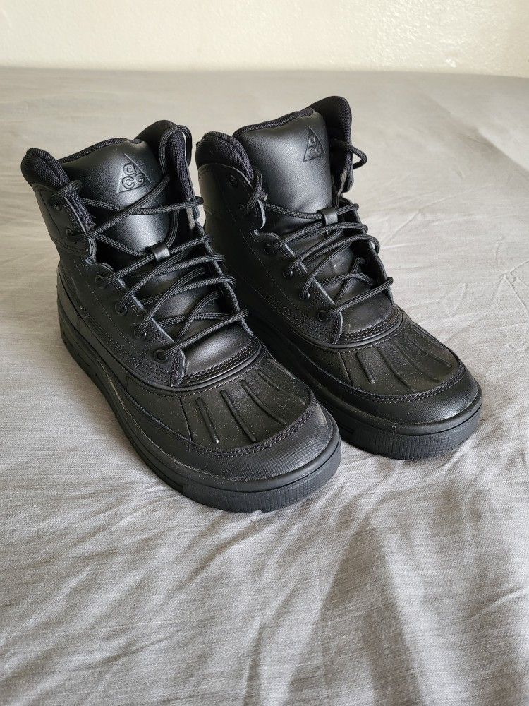 Nike Snow Shoes