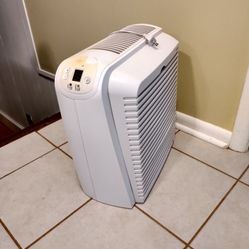 Holmes HAP726 Harmon True HEPA Allergen Remover Cleaner Air Purifier 4-Speeds. 