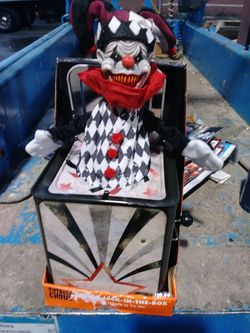 Totally Ghoul Jester Jack in the Box
