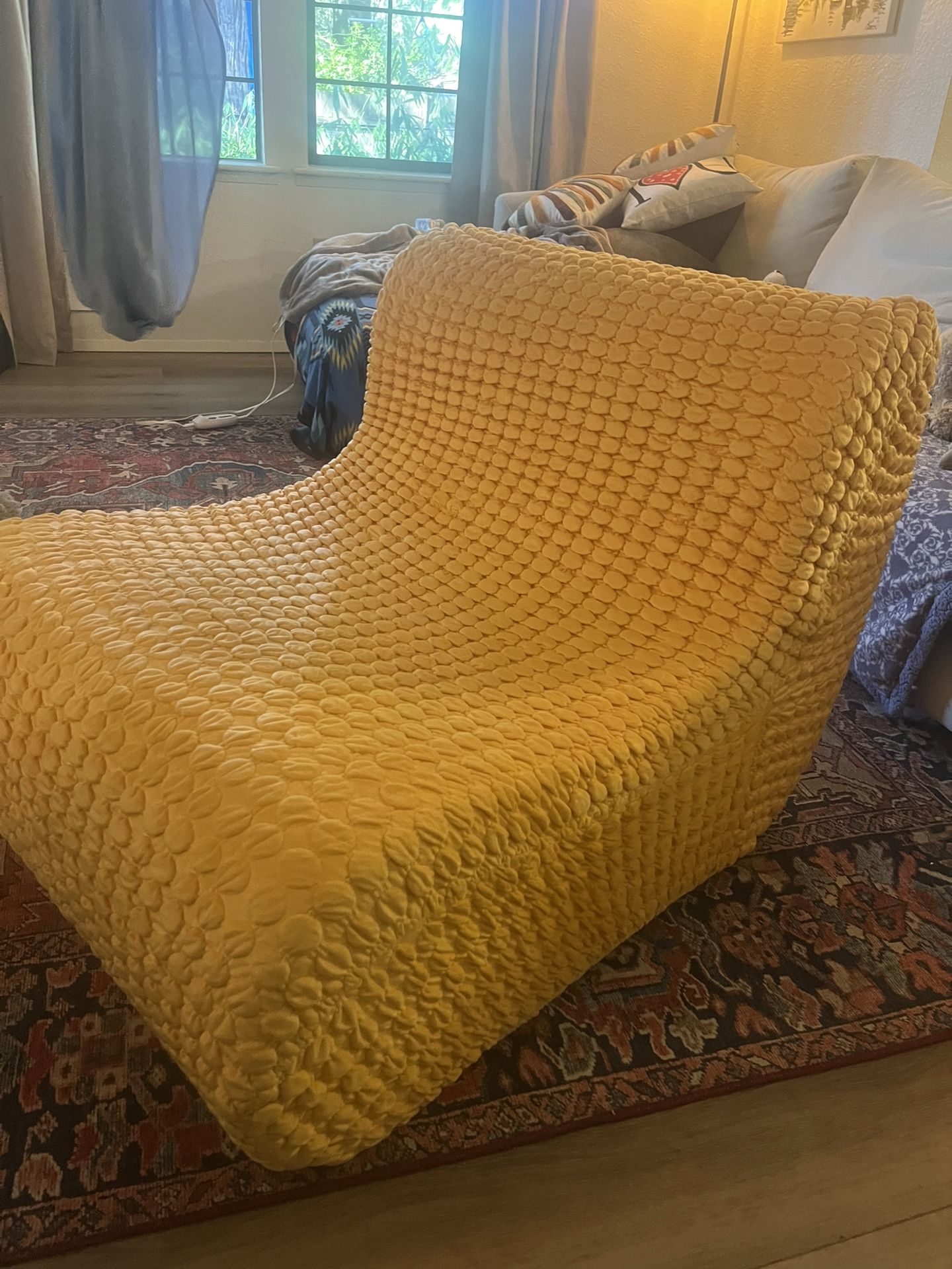 ALIMOrDEN Accent bean bag chair