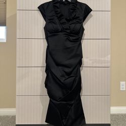 Le Chateau brand, black colour,size 4