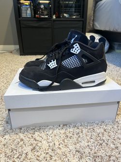 Jordan 4 White Thunder. Men’s 9.5