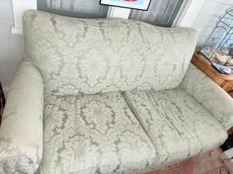 Rachel Ashwell Shabby Chic Sofa