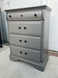 Dresser- 4 Drawer