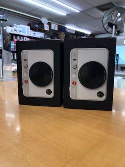 Leica SOFORT 2 Hybrid Instant Film Camera