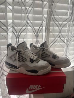 Air Jordan 4 Retro “Military Black”