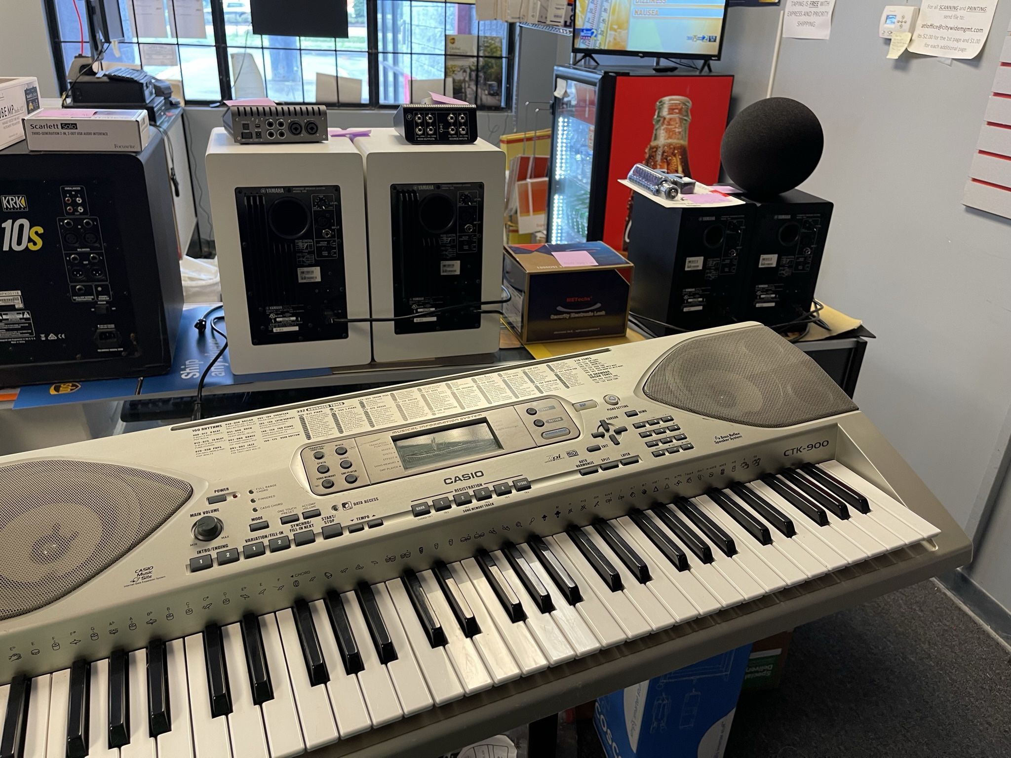 Casio CTK-900 Synthesizer Electronic Keyboard w/ Power Supply Music Stand - Works Great
