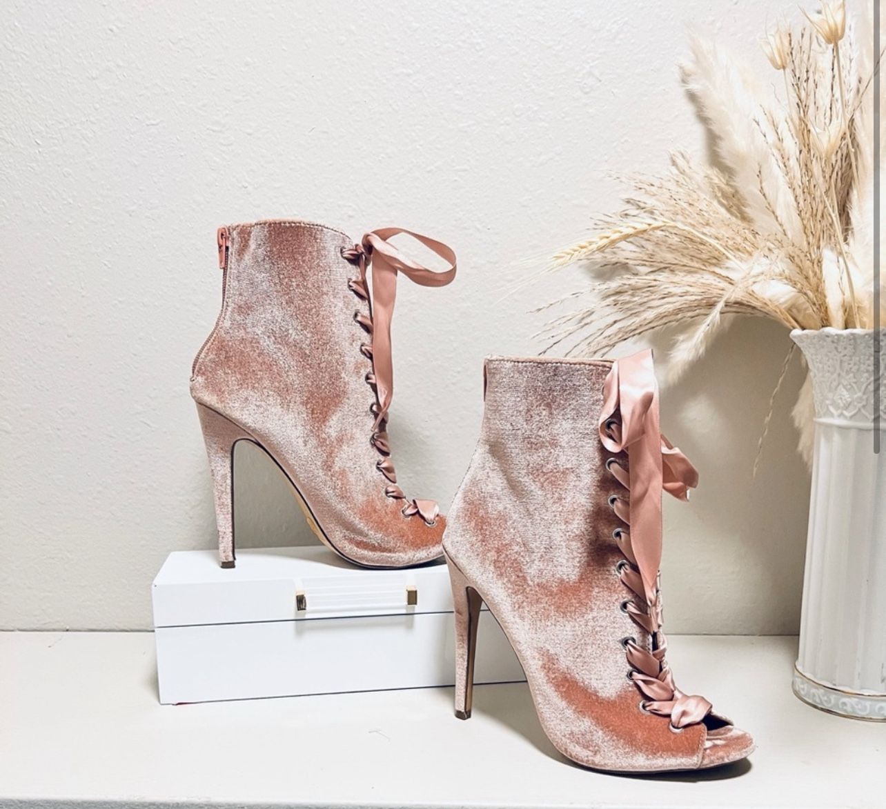 Velvet Stilettos Women’s Size 8 Pink And Ribbon Lace Booties 