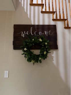 Wooden Welcome Sign w/Wreath