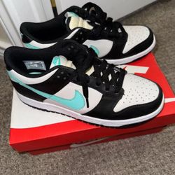 Nike Dunks M 7 W 8.5