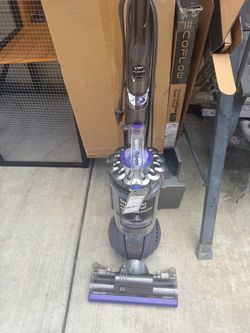 Upright dyson vacuum