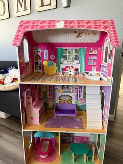 DOLLHOUSE