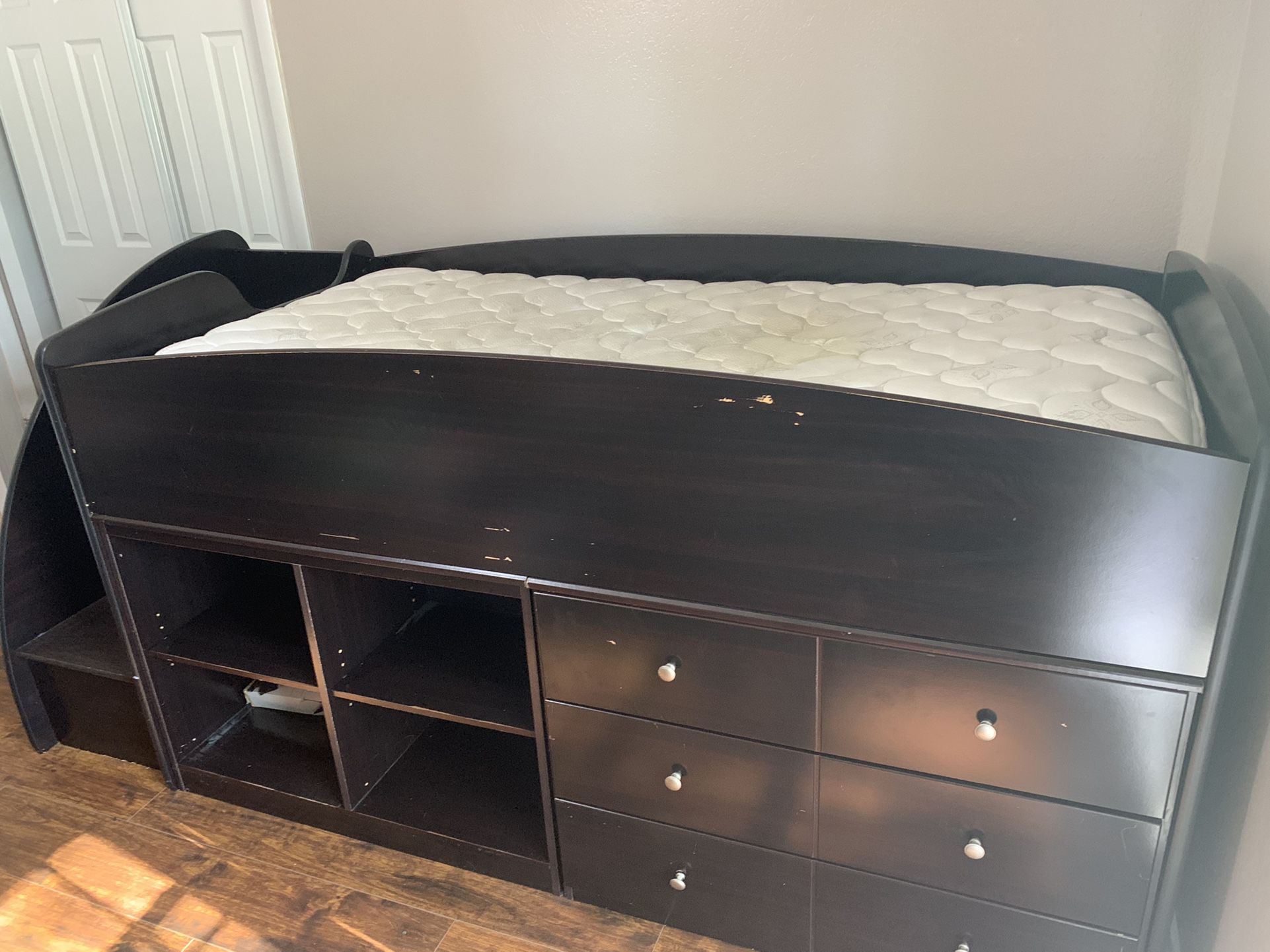 Single Bed With Lots Of Storage