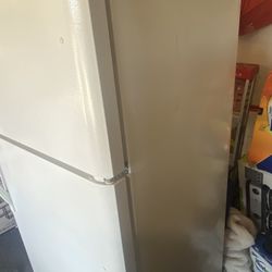 Refrigerator  Kenmore, White & Stove Whirlpool, White 