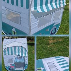  Indoor OR Outdoor  OASIS BRAND  vented collapsible popup play tent. Exit 116 GSP Holmdel nj 
Y
