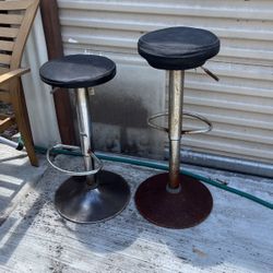 2 Stools - Adjustable Height 