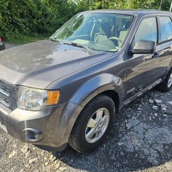 2012 Ford Escape XLS 4Cylinder Gas Saver VERY RELIABLE 