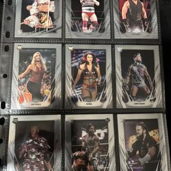 WWE TOPPS CHROME TRADING CARDS