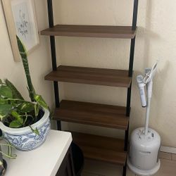 Librero Excelente Condición $35